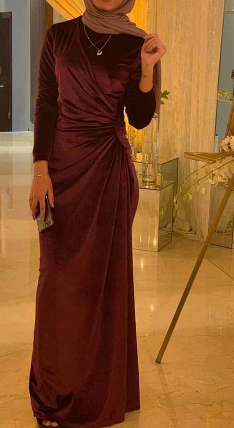 Classy Hijab Dress, Bresmaid Dresses Muslim Weddings, Prom Dress Hijab Elegant, Bridesmade Hijab, Dress Perpisahan Hijab, Prom Hijab Dresses, Velvet Dress Hijab, Promnight Style, Hijabi Bridesmaid Dresses