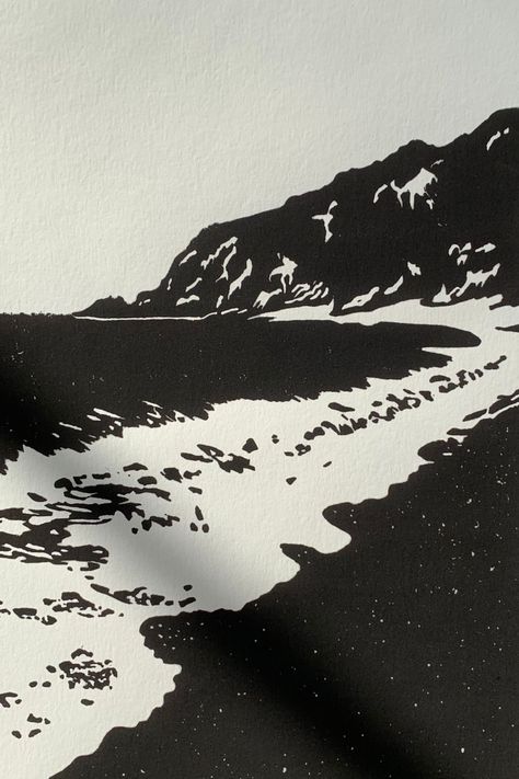 Linocut Landscape Black And White, Black And White Linocut, Woodblock Print Black And White, Linocut Prints Landscape, Lino Print Landscape, Lino Landscape, Beach Linocut, Linocut Landscape, Sealife Art