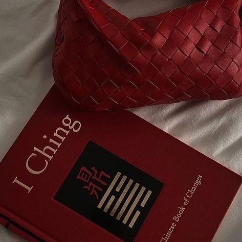 Red Aethestic, Dark Feminine Style, Burgundy Aesthetic, Red Aura, Chinese Book, Loving Him Was Red, I Ching, Red Icons:), A Court Of Mist And Fury