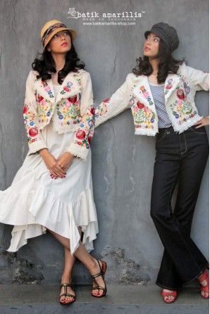 Linen Suits Women, Batik Amarillis, Summer Coat, Girl Jacket, Hungarian Embroidery, Summer Coats, Kurti Designs Latest, Batik Fashion, Dress Design Patterns