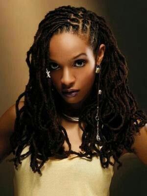 (via Afro Divas) Hairstyles With Gold Accessories, Dreadlocks Black Women, Long Dreadlocks, Black Dreads, Dreadlock Styles, Dreads Styles, Dreadlock Hairstyles, Natural Hair Inspiration, Hair Crush