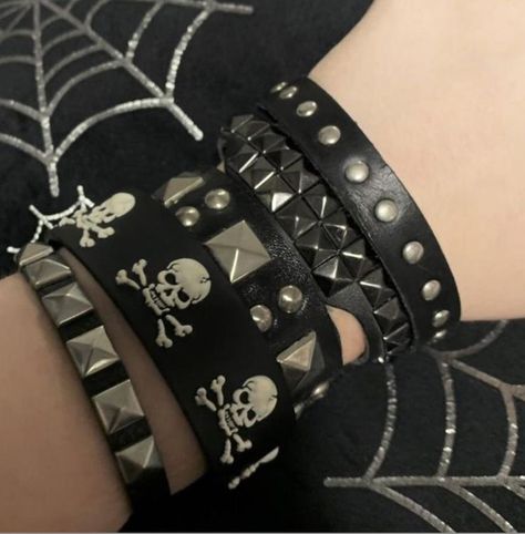 Metal Head Jewelry, Grunge Assessories, Emo Acssesories, Metalhead Bracelets, Goth Accessories Aesthetic, Emo Items, Metalhead Accessories, Metalhead Jewelry, Alt Bracelets