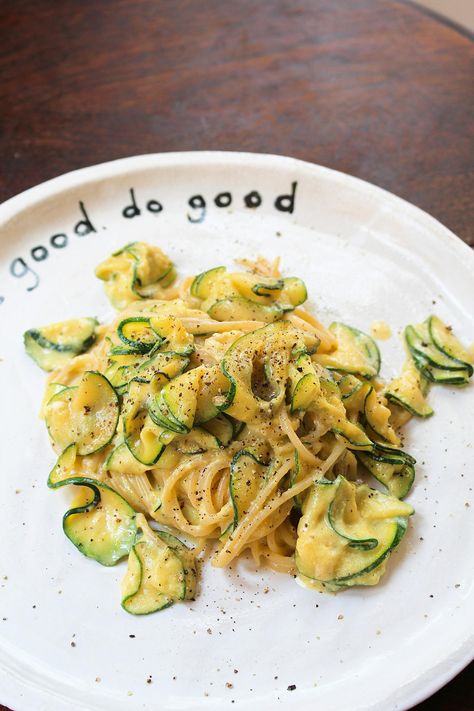 Courgette Recipe, Courgette Pasta, Creamy Spaghetti, Cheese Spaghetti, Carbonara Pasta, Lemon Pasta, Zucchini Pasta, Food Board, Recipes To Make