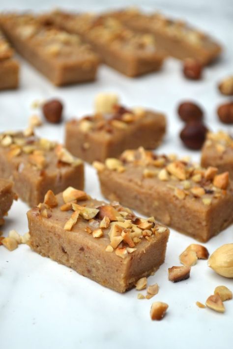 Hazelnut Fudge | Every Last Bite Hazelnut Fudge, Hazelnut Recipes, Hazelnut Butter, Sweet Bar, Paleo Recipes Easy, Truffle Recipe Chocolate, Easy Paleo, Paleo Snacks, Great Desserts