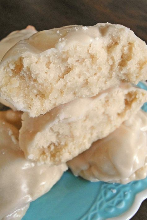 Old Fashioned Tea Cakes Recipes, Creole Desserts, Pound Cake Cookies, 2024 Cookies, November Recipes, Southern Tea, Tea Cake Cookies, Almond Tea, Teapot Cookies