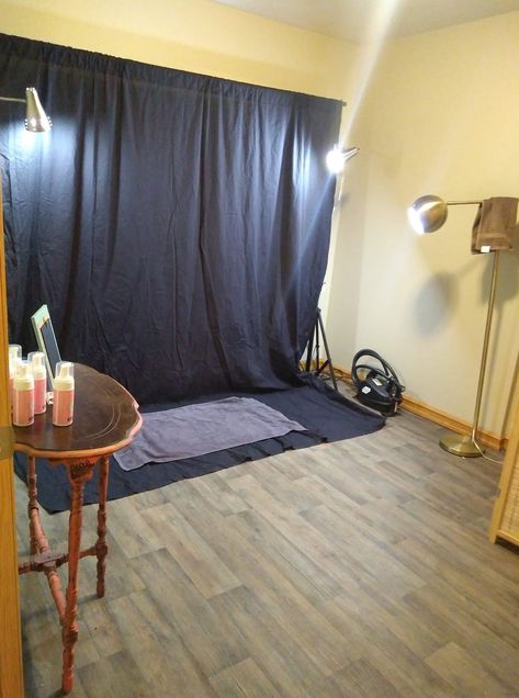 Salon In Basement Ideas, Tanning Studio Ideas, Spray Tan Salon Room, Spray Tan Rooms Ideas, Spray Tan Room Set Up, Spray Tan Booth Ideas, Spraytan Room Ideas, At Home Spray Tan Room, Pop Up Spray Tan Booth