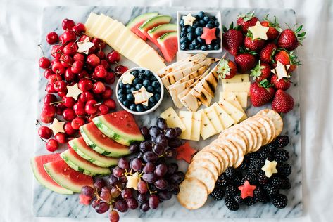 Red, White and Blue Fruit and Cheese Board - Muy Bueno Cookbook Labor Day Appetizers, Fourth Of July Charcuterie Board, Fourth Of July Charcuterie, Keto Charcuterie, Red White And Blue Fruit, Cheese Trays, Blue Fruit, Patriotic Food, 4th Of July Desserts