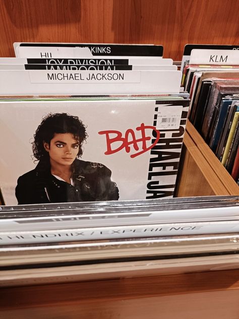 Michael Jackson bad vinyl dangerous thriller off the wall Michael Jackson Collection, Mike Aesthetic, Michael Jackson Aesthetic, Michael Jackson 1987, Michael Jackson Ghosts, Michael Jackson Vinyl, Bad Michael, Michael Jackson Poster, Liberian Girl