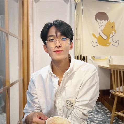 Lee Seokmin - Dokyeom / DK boyfriend material icon Dk Is Dokyeom, Seventeen Dk, Seventeen Instagram, Min Min, Facing The Sun, Going Seventeen, Seventeen Debut, Seventeen Album, Seventeen Wallpapers