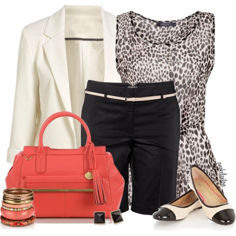 Cap Toe Shoes Cheetah Outfit, Cheetah Clothes, Bright Bag, Office Clothes, Cap Toe Shoes, Closet Wishlist, Walking Shorts, Diva Style, Black Capris