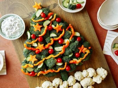 Christmas Tree Crudite Platter, Christmas Crudite, Chive Dip Recipes, Pioneer Woman Christmas, Chive Dip, Veggie Christmas, Crudite Platter, Ranch Recipe, Pioneer Woman Recipes