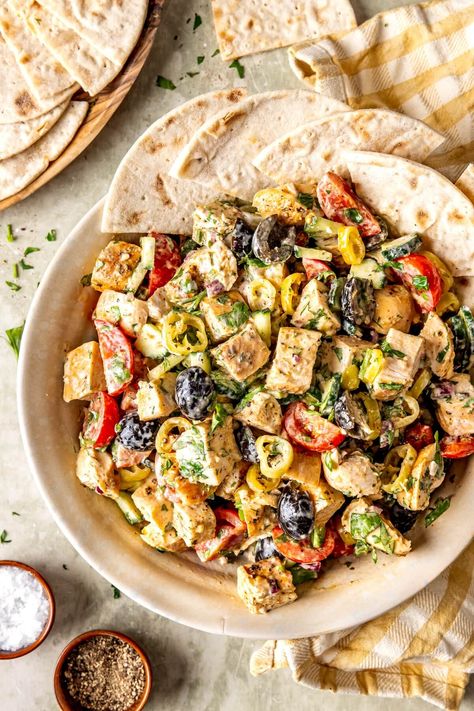 HIGH PROTEIN GREEK CHICKEN SALAD Healthy Protein Packed Salads, Grilled Chicken Lunch Ideas Healthy, Chicken Salad Protein, Greek Protein Bowl, High Protein Greek Salad, High Protein Chopped Salad, Mediterranean Salads Healthy, Protein Salads Recipes, High Protein Bean Salad