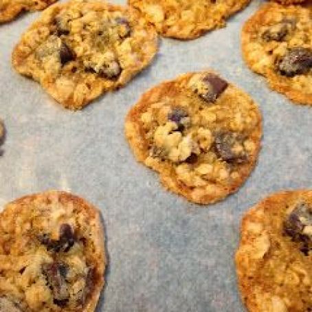 Daphne Oz's Chocolate Chip and Coconut Oatmeal Cookies Recipe Coconut Oatmeal Cookies Recipes, Daphne Oz Recipes, Coconut Oatmeal Cookies, Zucchini Oatmeal, Clean Food Crush Recipes, Oatmeal Chocolate Chip Cookie Recipe, Oatmeal Coconut Cookies, Chocolate Chip Oatmeal Cookies, Sweet Tooth Recipes