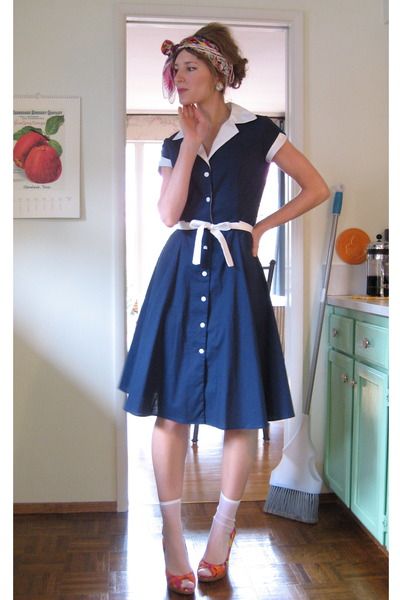 Perfect house wife costume House Wife Costume, Heels Dark Blue, Blue Vintage Dress, White Ankle Socks, 50s Housewife, Housewife Dress, Dark Blue Vintage, Men High Heels, Vintage Dress Blue