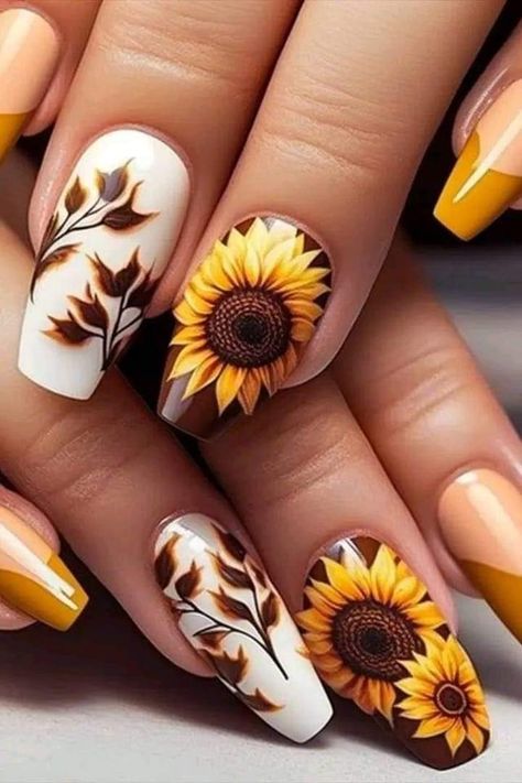 Sunflower Nails Ideas, Black Sunflower Nail Ideas, Mommy Nails Ideas, Sunflower Fingernails, Sunflower Inspired Nails, Fall Wedding Nail Ideas, Nails Acrylic Sunflower, Nails Sunflower Design, Sunflower Toe Nails