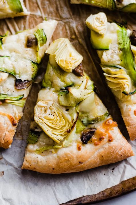 Pizza Artichoke, Savory Galette, Dough Pizza, Sautéed Mushrooms, Frozen Bread Dough, Zucchini Ribbons, Snack Bites, Artichoke Recipes, Pizza Recipes Easy