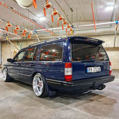 🇸🇪 The home of Swedish Car Culture and Merchandise 🇸🇪⁠ ⁠👤: @somajallamekk #volvo940 #volvo940turbo #volvo945 #volvo945turbo #mk18 #wagon #swedishboostmafia #svenskbilcultur #prancingmoose #racingwheels #carlifestyle #auto #cargram #carlovers #carphotograpy #instacars #drivetastefully #carspotting #classicdriver #classiccars #oldcars #amazingcars247 Volvo 940 Turbo, Volvo 740 Wagon, Volvo 940 Wagon, Volvo 850 T5r, Volvo 850 Wagon, Mercedes Benz Convertible, Volvo Wagon, Volvo 940, Volvo 740