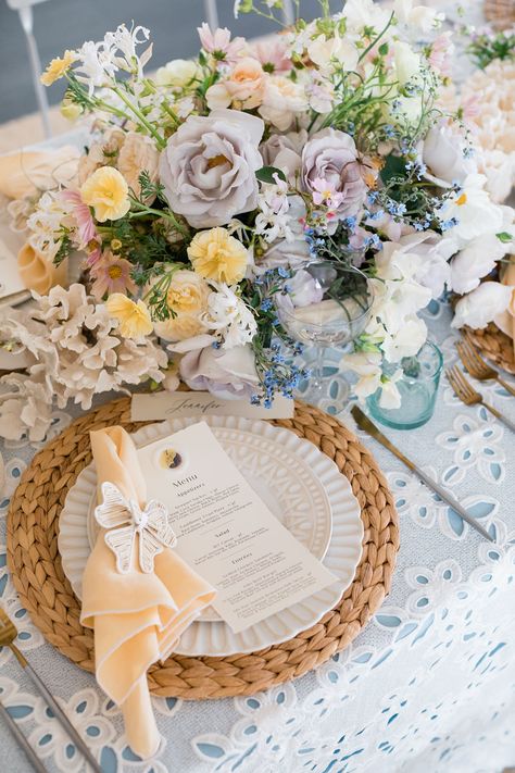 Garden Party Bridal Shower, Bridal Shower Inspo, Garden Bridal Showers, Spring Bridal Shower, Bridal Shower Tables, Bridal Shower Inspiration, Butterfly Wedding, Butterfly Theme, Bridal Brunch