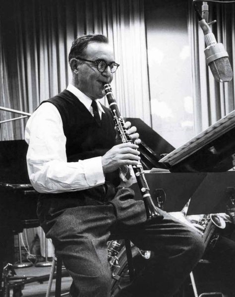 Benny Goodman Benny Goodman, Rare Images, Jazz Musicians, Pop Rock, Great Love, Short Film, Music Artists, Musician, Music