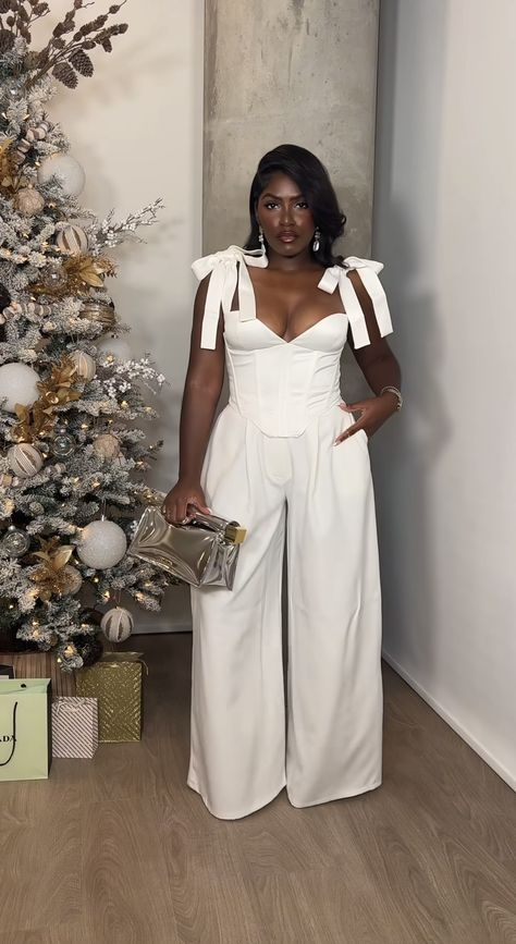 Simple Jumpsuit Outfit, White Outfits For Women Black Women, All White Outfit Black Women Plus Size, Semi Formal Black Women, White Birthday Outfits Black Women, Semi Formal Outfits For Black Women, Casual Classy Outfits Chic, Graduation Outfits Black Women, All White Birthday Outfit