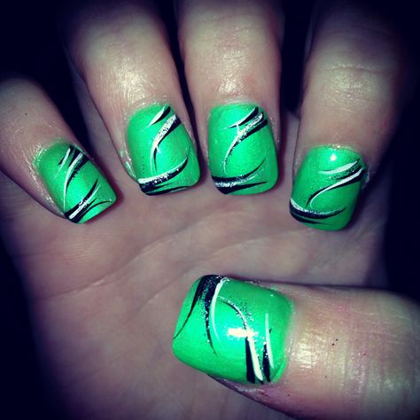 Kawasaki Green Nails, Seahawks Nails, Blue Acrylic Nails, Cute Nail Art Designs, Cute Nail Art, Fall Nail, Fall Nail Designs, Nail Arts, Green Nails