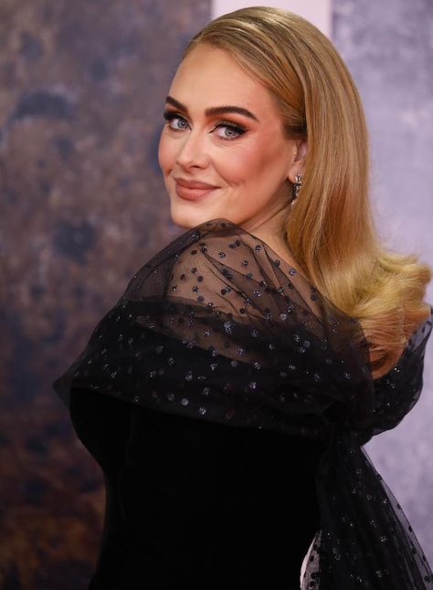 Rain Singer, Adele 25, Sleek Straight Hair, Adele Hello, Adele Adkins, Armani Dress, Everything Is Blue, Makeup Hairstyle, Brit Awards