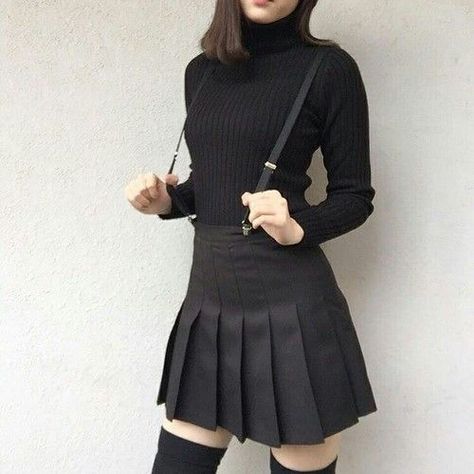 cf1f78fe923afe05f7597da2be7a3da8 Moda Ulzzang, Weird Fashion Trending, Hipster Grunge, Korean Fashion Trends, Ulzzang Fashion, K Fashion, Korean Outfits, Black Skirt, Skirt Outfits