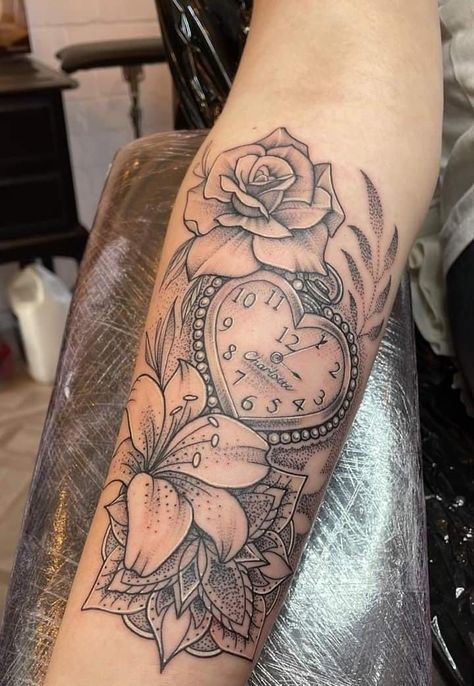 Cute Half Sleeve Tattoos For Women, Mommy Tattoos For Daughter, Memorial Tattoos Mom, Tattoos For Dad Memorial, Arm Tattoos Drawing, Cute Thigh Tattoos, Arm Sleeve Tattoos For Women, Feminine Tattoo Sleeves, Beautiful Tattoos For Women