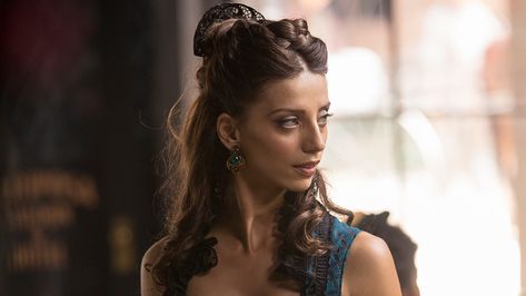 Angela Sarafyan as Clementine Pennyfeather Angela Sarafyan, Saloon Girl, Weird West, Saloon Girls, Western Costumes, Girl Hairstyle, Evan Rachel Wood, Random Inspiration, Movies And Series