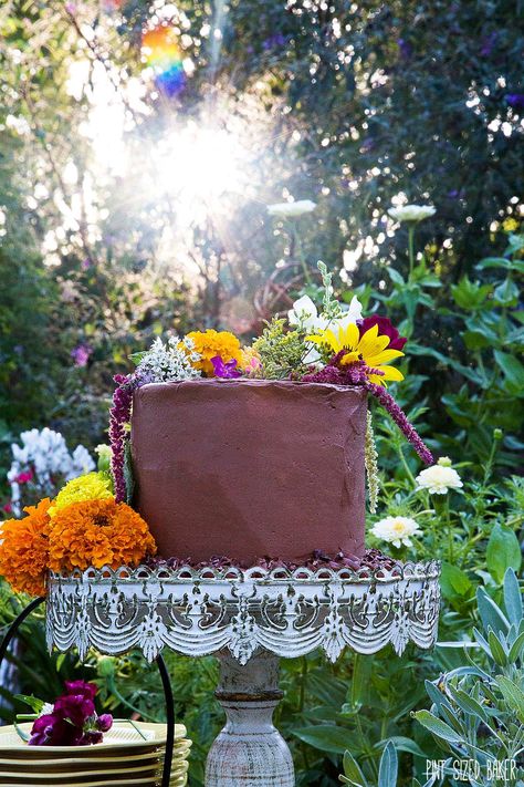 4-layer Chocolate Cake decorated with edible flowers for a pretty Garden Party Cake. Chocolate Flower Cake, Cocoa Chocolate Cake, Cake With Coffee Frosting, Garden Party Cake, Chocolate Cake Decorated, Coffee Frosting, Cake With Coffee, Garden Party Cakes, Chocolate Cake With Coffee