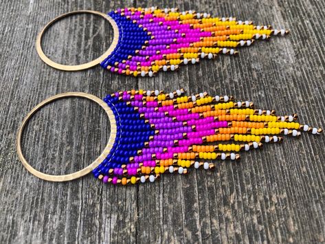 Beaded Hoop Earrings Tutorial, Hoop Earrings Tutorial, Spikes Fashion, Fringe Hoop Earrings, Sunset Rainbow, Short Earrings, Dot Earrings, Earrings Tutorial, Bead Embroidery Patterns