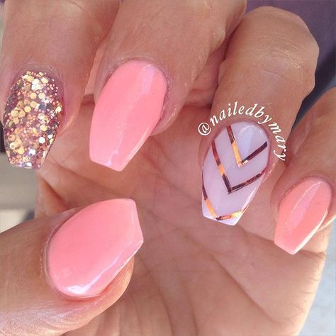 Salmon and rose gold. Nailfi Acrylic Nail Designs Trendy, French Nails Glitter, Nail Design Gold, Nails Rose Gold, Ballerina Acrylic Nails, Nails Rose, Rose Gold Nails, Super Nails, I Love Nails