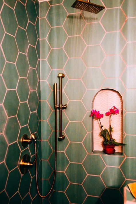 Stunning! This is an updated 80's bathroom with the pink & green and gold fixtures. There is pink grout in the bathroom. - #hex #tile #bathroom #renovations 80s Bathroom, Pink Tile, Ideas Baños, Dekorere Bad, Gold Fixtures, Pink Tiles, Bad Inspiration, Tile Grout, Hus Inspiration