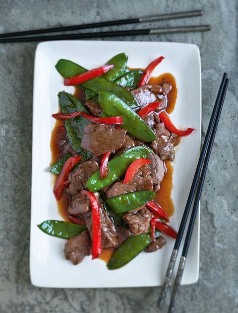 Stir-fried Pepper Beef with Mangetout from Ken Hom. This quick, easy and delicious Chinese dish is so much tastier than a takeaway! Chinese Beef Stir Fry, Wagamama Recipe, Stir Fry Peppers, Gluten Free Crumble, Pepper Beef, Fried Peppers, Veal Recipes, Mapo Tofu, Chinese Dishes