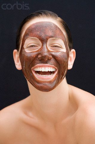 Chocolate Mask - (dry skin)  1/2 C. Cocoa powder  1/2 C. Honey  2 T. Oatmeal Chocolate Facial, Chocolate Face Mask, Combination Skin Face Wash, Honey Face Mask, Tumeric Face Mask, Face Care Tips, Brown Spots Removal, Face Scrub Homemade, Face Mask Recipe