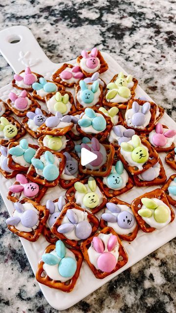 •Ashley• Sweet Home Valley on Instagram: "Bunny Bites! 

These are so fun and easy to make for Easter! 🐰

What you’ll need :
Square pretzels 
Vanilla Baking Chips
M&Ms

Tag me if your make these! 
#easter #eastertreats #easytreats #madewithlove #homemadetreats #bunnybites #bunny #bunnytreats #nobaketreats #easterbunny" Bunny Bites, Baking Chips, Bunny Treats, Easter Brunch Food, Brunch Food, Baked Chips, Easy Treats, Easter Brunch, Homemade Treats