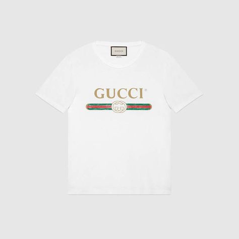 Washed T-shirt with Gucci Logo Gucci Shirts Men, Gucci Polo Shirt, Gucci Shirts, Cheap Gucci, Gucci Shirt, Gucci T Shirt, Shirt Oversize, Gucci Logo, Bold Logo