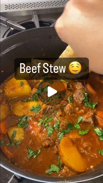 Oahu Family Fun - Activities & Events on Instagram: "Oh broke da mout dis kine! 🤤 

Follow @myhealthydish Save my recipe for Beef Stew! This hearty stew is a perfect Fall recipe for those cold evenings. Start with cubing 1.5 - 2 pounds of Beef Chuck Roast, season with 1/2 tbsp of salt, 1 tbsp of Worcestershire and 2 tbsps of flour to coat all the beef. In an large pot heat 2 tbsp of avocado oil on medium heat high heat and sear the beef a few minutes on each side to form a crust. You most likely have to sear the steak half at a time to not over crowd the pot. Remove the beef and add another tbsp of oil, 1 cup chopped onions, 2 cups chopped celery and 4 minced garlic cloves. Cook on low heat for a few minutes and then add a sprinkle of oregano and 2 tbsps of tomato paste. Cook for a few mi Beef Stew For A Large Crowd, Beef Cubes Recipe, Beef Chunks Recipes, Beef Chuck Steak Recipes, Beef Chuck Recipes, Recipe For Beef Stew, Thick Beef Stew, Dutch Oven Beef, Beef Stew Meat Recipes