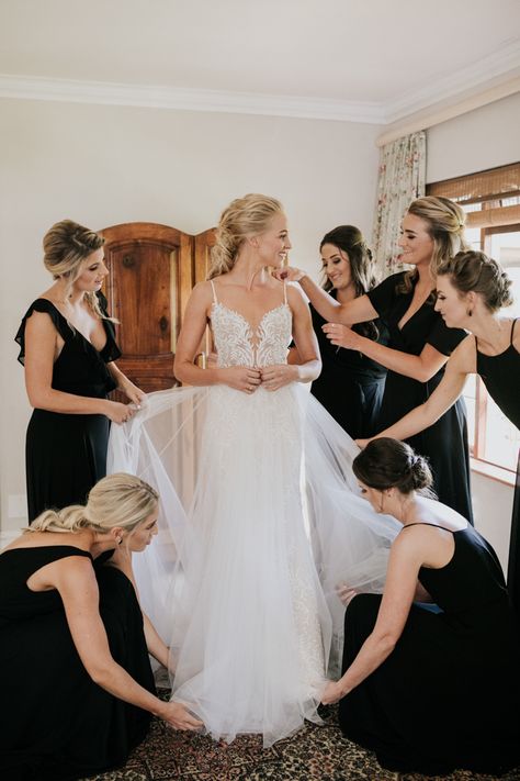 Sweet getting ready moments with the bride + bridesmaids | Image by Page + Holmes Bridesmaids Photo, Bridesmaids Getting Ready, Rustic Bridal Shower Invitations, Poses Wedding, Wedding Portrait Poses, Romantic Wedding Inspiration, Bridesmaid Getting Ready, Lace Wedding Invitations, Bridal Shower Rustic