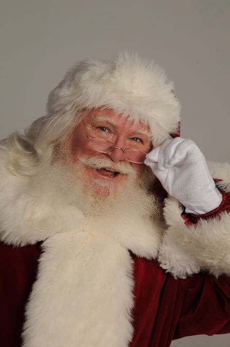 Real Santa Claus, Santa Photos, Santa Pictures, Jolly Santa, Father In Law, Christmas Humor, Art Work, Santa Claus, Photo Ideas