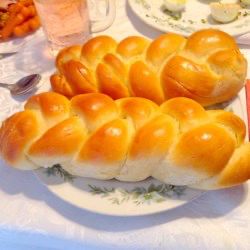 Polish Egg Bread Classic Borscht Recipe, Polish Bread, Polish Recipe, Egg Bread, Beet Soup, Braided Bread, Easter Bread, Pork Cutlets, Yeast Bread