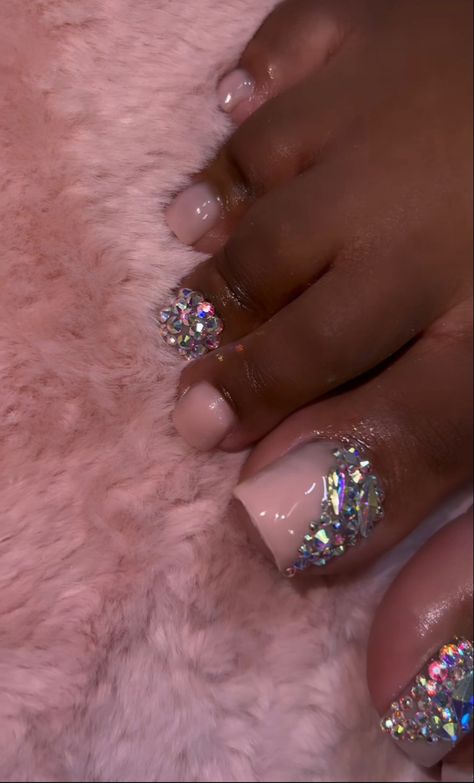 November Toe Nail Colors, Pink And White Pedicure, Glitter French Tip Toes, Diamond Toes Nails, White Toes With Rhinestones, Rhinestone Toenails, Big Toe Nail Designs, Nail October, Rhinestone Pedicure