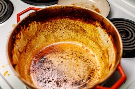 Rather than say goodbye to a scorched pot or pan, try these simple, effective solutions to get your burnt cookware back to like new condition! Dutch Oven Cast Iron, Dutch Oven Uses, Peroxide Uses, Hydrogen Peroxide Uses, Best Dutch Oven, Le Creuset Dutch Oven, Enamel Dutch Oven, Cast Iron Cleaning, Burnt Food