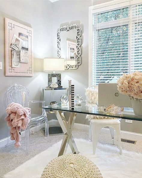 glam office, home office, bamboo desk, blogger office, style your senses. .  #jungleofficedecor Glam Office Decor Workspaces, Glam Home Office Ideas, Girly Office Ideas, Glam Office Ideas, Rug Mirror, Glam Office Decor, Girly Office Decor, Light Rug, Girly Office