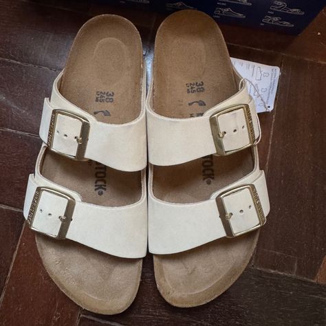 Birkenstock Arizona Big Buckle In Nubuck Leather Medium/Narrow Fit, Color Ecru Size 38 (Eu), Or 7-7.5 (Us) Brand New With Tag And Box Only Try On, Never Used Bought In The Uk But Realize It Is One Size Too Big For Me Retails For $160 On The Website Birkenstock Arizona Big Buckle, Arizona Big Buckle, Birkenstock White, Shoes Birkenstock, Birkenstock Arizona, Birkenstock Shoes, Nubuck Leather, Cream White, Try On