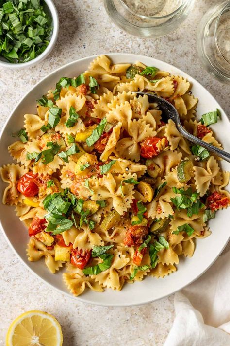 Summer Squash and Tomato Farfalle Pasta | Toshi's Table Pasta With Summer Squash, Pasta With Grape Tomatoes, Pasta Cherry Tomatoes, Sauteed Summer Squash, Summer Squash Pasta, Light Pasta Dishes, Summer Squash Recipes, Cauliflower Pasta, Squash Zucchini