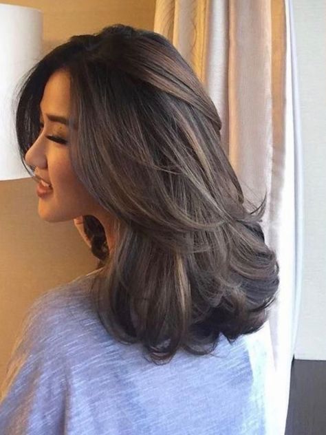 Best Haircut For Medium Hair, Medium Length Hairstyles Easy, Haircut For Medium Hair, Armpit Length Hair, Short Bleached Hair, Collarbone Length Hair, Homemade Hair Treatments, Medium Length Hairstyles, Bangs With Medium Hair