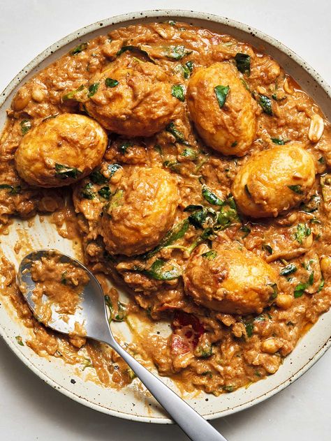 Peanut butter egg curry Nadiya Hussain Recipes Chicken, Nadyia Hussein Recipes, Nadiya Hussain Recipes Dinner, Nadia Hussain Recipes, Nadiya Bakes, Nadiya Hussain Recipes, Peanut Butter Salad, Peanut Butter Egg, Nadia Hussain