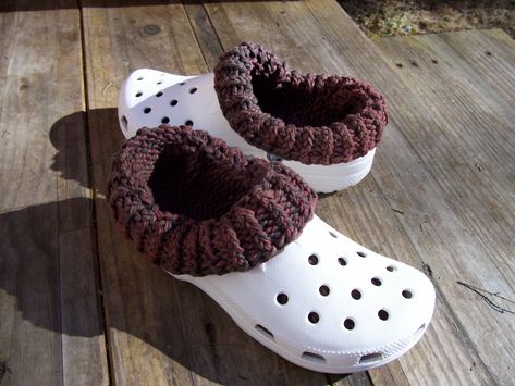 Ravelry: Croc-Socks (knit version) by Susan Luongo Croc Socks, Socks Crochet, Knit Socks, Knitting Projects, Knitting Socks, Clothing Patterns, Ravelry, Slippers, Socks