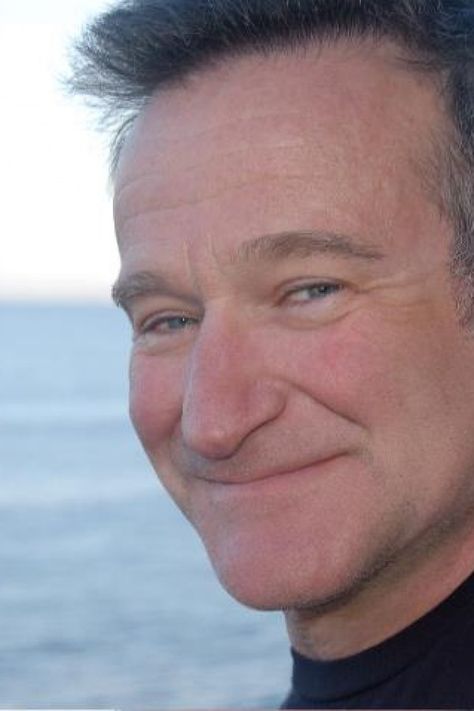 Robin Williams : Des adieux en toute intimité Madame Doubtfire, Patch Adams, Celebrity Quiz, Celebrity Quizzes, Celebrity Portraits Drawing, Good Will Hunting, Celebrity Drawings, Tim Mcgraw, Actrices Hollywood